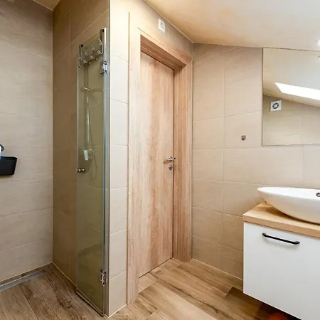 Pax Promona Zadarvillas Puljane